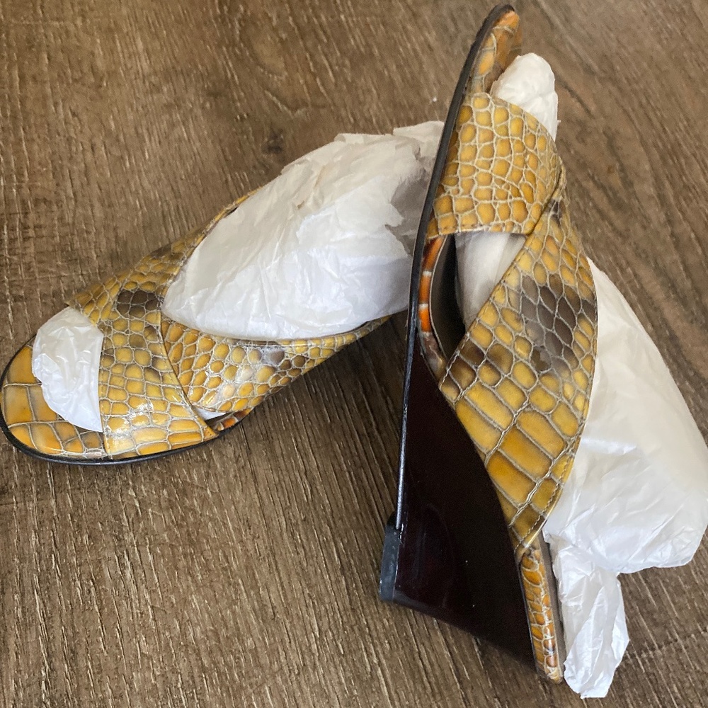 Vaneli wedge size 4M